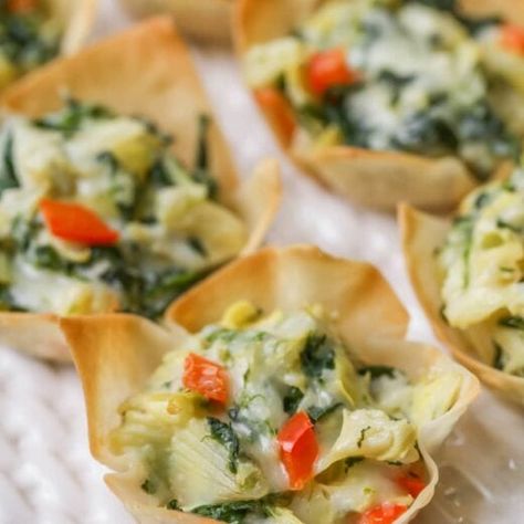 Spinach Artichoke Cups | Lil' Luna Artichoke Cups, Spinach Artichoke Cups, Cheese Puffs Recipe, Best Spinach Artichoke Dip, Cheesy Appetizer, Cheesy Spinach, Artichoke Dip Recipe, Wonton Recipes, Artichoke Recipes