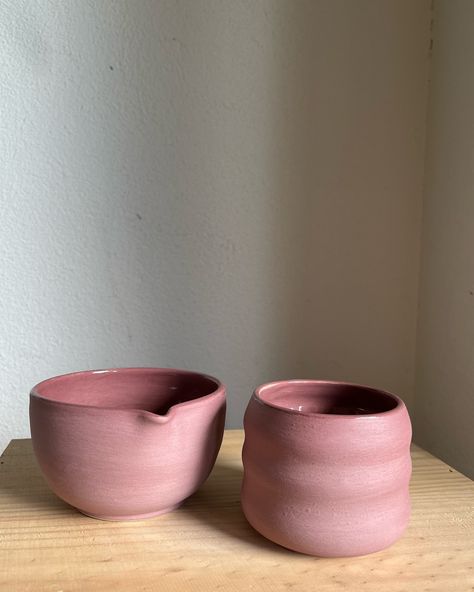 matcha bowl and mug Small Handbuilt Pottery Ideas, Pottery Wheel Projects Inspiration, Plate Pottery Ideas, Pottery Wheel Inspiration, Wheelthrowing Pottery Ideas, Cermanics Ideas Aesthetic, Wheel Thrown Pottery Ideas Beginners, Cool Pottery Ideas, Wheel Pottery Ideas