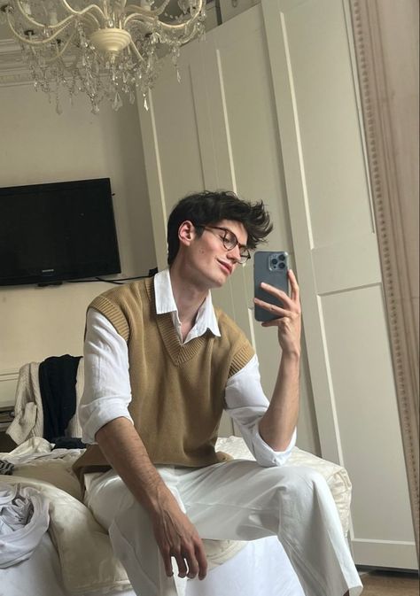 Men’s 80s Fashion (Style, Trends & Brands) | Old Money Outfits Men Inspo Rich Boy Outfits, Boys Aesthetic Outfits, Nerd Outfits, Money Clothes, Aesthetic Outfits Men, Classy Outfits Men, Outfits Hombre, Mens Casual Dress Outfits, Men Stylish Dress