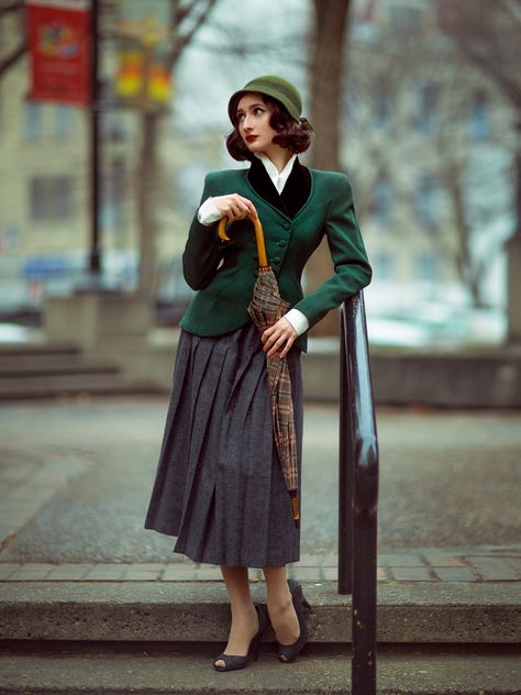 Orysia - Irene Rudnyk on Fstoppers Umbrella Photoshoot, Irene Rudnyk, Rainy Photography, Family Picture Poses, Model Shoot, Men Stylish Dress, Outdoor Photoshoot, Photoshoot Inspo, Autumn Fashion Casual