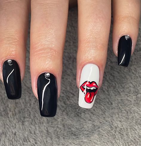 Van Halen Nails, Rolling Stones Nails, Rock N Roll Nails Designs, Rocker Nails Punk, Rock N Roll Nails, Rock And Roll Nails, Rock Nails Grunge, Stones Nails, Rocker Nails