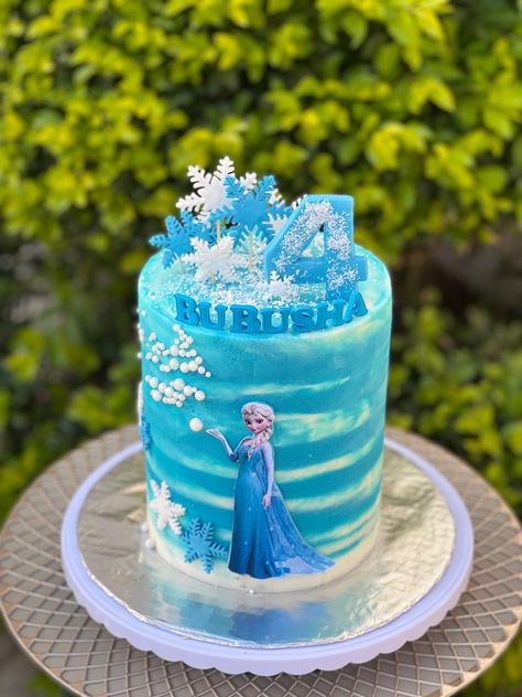 Frozen elsa buttercream cake Decor Tort, Frozen Theme Cake, Birthday 5, Frozen Theme, Baby Birthday Cakes, Theme Cake, Frozen Elsa, Buttercream Cake, Elsa Frozen