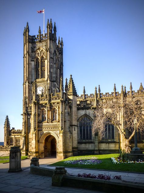 Manchester Cathedral | Matthew Hartley | Flickr Manchester Architecture, English Cathedrals, Things To Do In Manchester, Road Trip Uk, Manchester Cathedral, Manchester Piccadilly, Coventry Cathedral, Midland Hotel, Gothic Revival Architecture