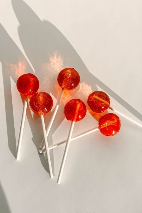 Home Made Candy, Gourmet Lollipops, Red Lollipop, Candy Pictures, Sugar Free Candy, Kids Candy, Free Candy, Healthy Smile, Red Candy