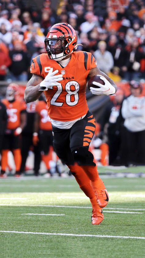 Joe Mixon Wallpaper, Cincinnati Bengals Wallpapers, Bengals Wallpaper, Cool Football Pictures, Joe Mixon, Bengals Cheerleaders, Nfl Uniforms, Football Board, Football Run