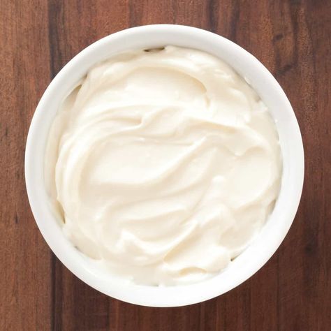 This picture speaks for itself showing a thick and creamy textured cream cheese. Diy Whipped Cream, Cream Cheese Spread Recipes, Honey Dip, Yogurt Honey, Making Whipped Cream, Make Cream Cheese, Avocado Cream, Cream Cheese Dips, Easy Cream