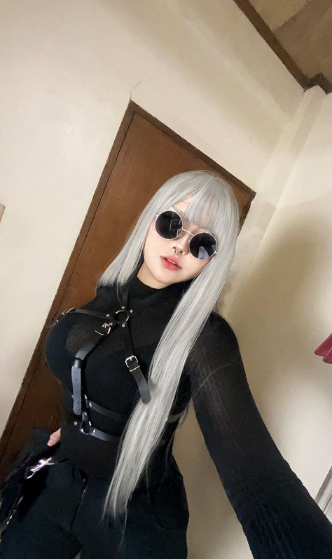 cosplayer asian girl, Gojo Satoru girl version, aesthetic outfit Female Gogo Satoru, Woman Gojo Cosplay, Genderbend Gojo Satoru, Gojo Satoru Women Cosplay, Girl Gojo Cosplay, Gojo Style Outfit, Female Gojo Satoru Cosplay, Fem Gojo Satoru Fanart, Gojo Satoru Outfit