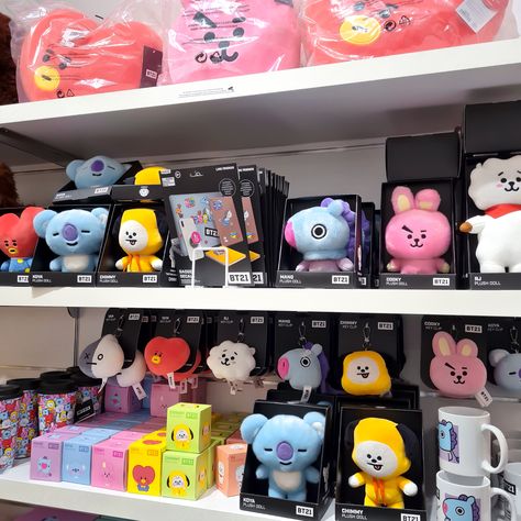 Linefriends bt21 merch plush store Plush Store, Bt21 Wallpapers, Bt21 Merch, Bts Things, Bts Merch, Kpop Merch, Line Friends, Foto Bts, Wallpapers