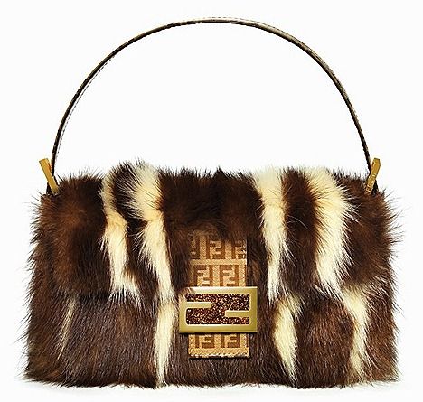 Fendi fur Fendi Fur, Fendi Baguette Bag, Vintage Designer Bags, Fur Bag, Fendi Baguette, Pretty Bags, Cute Bags, Personal Shopper, Fendi Bags