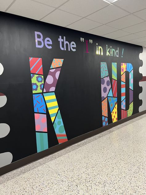 Paint Ideas For Classroom Walls, Hallway Murals School, Student Mural Ideas, Teacher Mural Ideas, Kindness Wall Ideas, Elementary School Hallway Murals, School Wide Mural, Secondary School Wall Painting Ideas, Selfie Wall Ideas For School