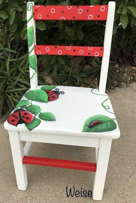 Childs Chair Painted, Painted Wooden Chairs Diy Fun, Wooden Chair Painting, Whimsical Chairs Painted, Painted Garden Chairs Ideas, Hand Painted Wooden Chairs, Wood Chair Paint Ideas, Wooden Chair Painting Ideas, Painted Wood Chairs Ideas