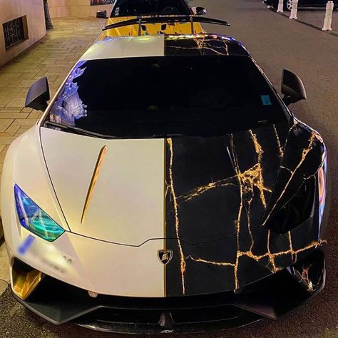 White Lamborghini, Car Sport, Fast Sports Cars, Pretty Bike, Classic Cars Trucks Hot Rods, Cool Car Pictures, Lamborghini Cars, Cool Sports Cars, Super Luxury Cars