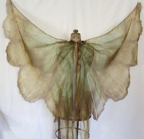 Renfaire Outfit Aesthetic, Masc Fairy Costume, Creature Halloween Costumes, Forest Fairy Fashion, Earth Fairy Wings, Dark Fantasy Costumes, Fey Cosplay, Fae Clothes, Moth Clothes