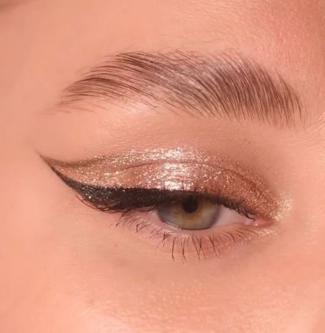 Prom Makeup Pearls, Maquillage On Fleek, Eye Makeup Images, Prom Eye Makeup, Cute Eye Makeup, Swag Makeup, Eye Makeup Pictures, Pinterest Makeup, Dope Makeup