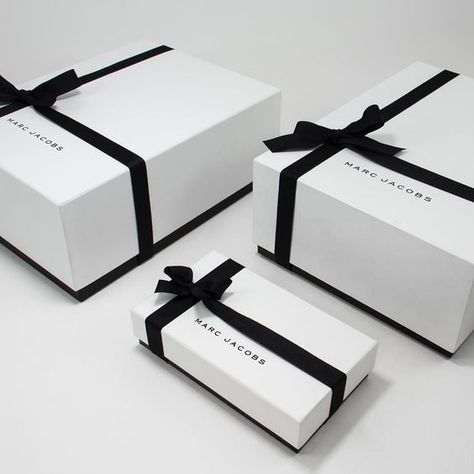 Cocktail Party Outfit, Luxury Packaging Design, Clothing Packaging, Fashion Packaging, Box Packaging Design, Soap Packaging, Gift Box Packaging, Luxury Packaging, Creative Packaging