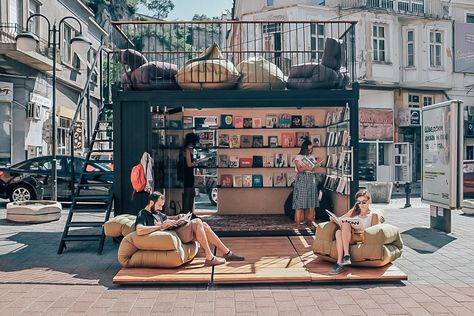 LIDL OPENS TEMPORARY LIBRARY OF CONTEMPORARY DESIGN – One Design Week Experiential Marketing Events, Street Library, Urban Ideas, Library Cafe, Atelier Design, Mobile Library, New Urbanism, Bookstore Cafe, Open Library