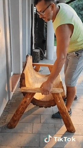 Diy Wood Desk, Cedar Wood Projects, Wood Log Crafts, Rustic Furniture Design, Wood Bench Outdoor, Diy Furniture Building, Handmade Chair, Wood Furniture Plans, Wood Table Diy