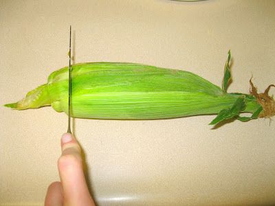 So There.: Easiest Way to Shuck Corn Shucking Corn Easy, How To Shuck Corn Easily, Corn In Oven In Husk, Easy Way To Shuck Corn On The Cob, Corn On The Con, How To Cook Frozen Corn On The Cob In Husk, Shuck Corn In Microwave, Shucking Corn, Corn Husk