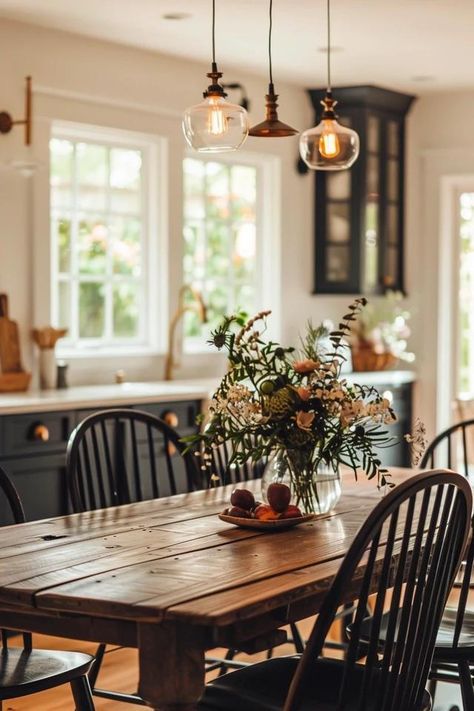 Farmhouse Dining Room Decor - Rustic Charming deas Comfortable Dining Room Ideas, Diningroom Farmhouse Decor Modern, Cozy Dining Room Aesthetic, Cozy Cottage Dining Room, Apartment Nook, Rustic Dining Room Ideas, Cozy Farmhouse Decor, 1920s Farmhouse, Dining Room Rustic