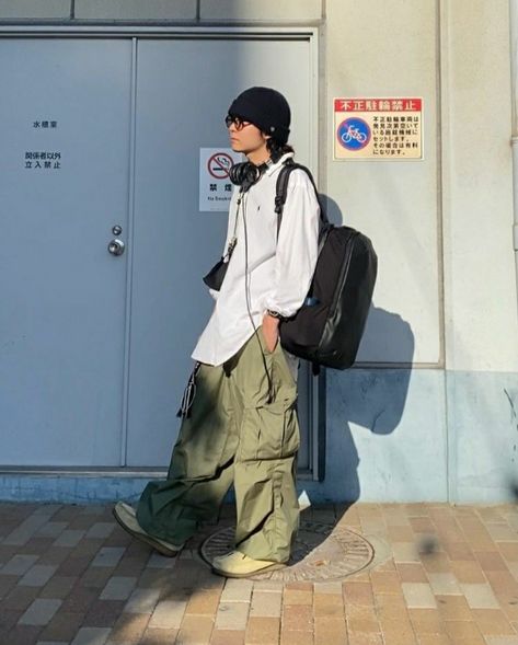 Baggy Outfits Men, Latest Fashion Trends For Men, Outfit Ideas Trendy, Unique Outfit Ideas, Essential Wardrobe Pieces, Date Night Outfits, Streetwear Styles, Wardrobe Pieces, Essential Wardrobe