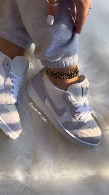 SneakHers™ Canada ❀ Female Focused on Instagram: "the prettiest sneaker of 2024?🩵🧚🏻🥹 details↓  🦋AVAILABLE ON OUR SITE IN BlO🦋  With the Olympics in France, we’re thrilled to introduce you all to the Jordan 1 Low Paris! 🏅👟🧚🏻 🤩💫🛼 This summer we’re bringing back PRETTY SHOES!! a no brainer if you’re looking for a unique and neutral pastel sneaker to rock in the warmer months 🩵Anklets also available!   Jordan is blessing us with a restock of these iconic kicks that originally took the sneaker world by storm 🤩 With its dreamy pastel shades and sleek mix of whites and greys, this shoe was a must-have then and it’s a must-have now! 🙂‍↔️🌟💫 Now shipping to USA & Canada, UAE, Australia, NZ & parts of Europe • LINK IN BIO 🩵🩵🩵  #pastelaesthetic #olympics #sneakers #dunklow #dunks Pretty Jordans Shoes, Dunk Lows Aesthetic, Style Dunks, Barbie Dunks, Jordans Outfit Women, Dunks Pink, Female Sneakerhead, Jordan Shoes Women, Jordan 1 Low Paris