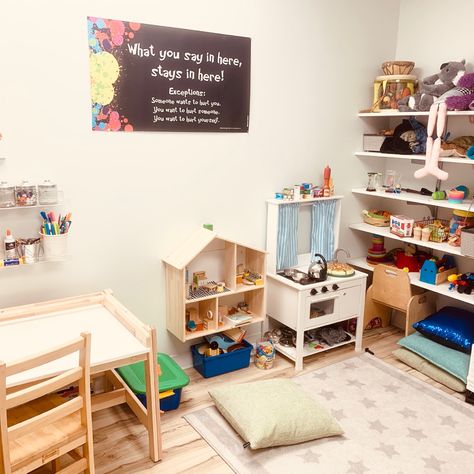 Play Therapy Office Ideas, Play Therapy Office Decor, Play Therapy Room Design, Play Therapist Office, Child Therapist Office, Therapist Office Aesthetic, Child Therapy Room, Counselling Room Design, Therapist Room