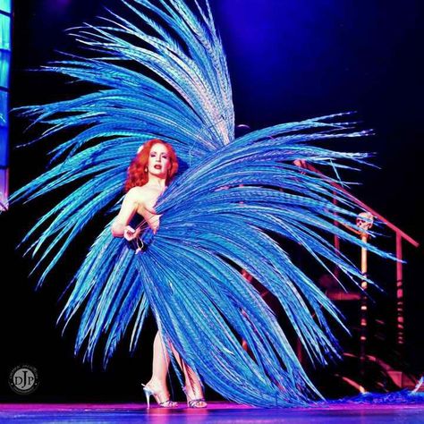 Burlesque Fan Dancing: Feathers and Fantasy – 21st Century Burlesque Magazine Burlesque Fan, Fan Dancing, Fan Dance, Mixtape Cover, Feather Fan, Learning Graphic Design, Sketches Simple, Best Fan, Colorful Feathers