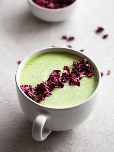 Vegan Matcha Latte, Morning Matcha, Matcha Latte Recipe, Matcha Green Tea Latte, Ceremonial Matcha, Iced Matcha Latte, Green Tea Latte, Turmeric Latte, Alcoholic Cocktails