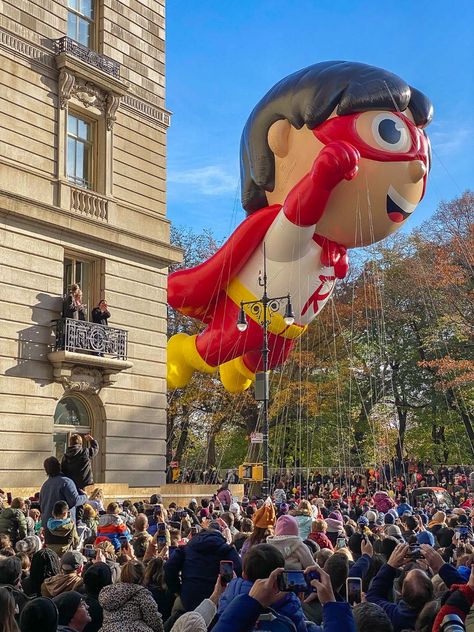 EPIC Macy's Thanksgiving Day Parade Guide (2023 Tips & Tricks) Macy’s Thanksgiving Day Parade, Macys Parade, Thanksgiving Parade, Nyc Fall, Thanksgiving Day Parade, Booking Hotel, Holidays Thanksgiving, Fall Foliage, Central Park