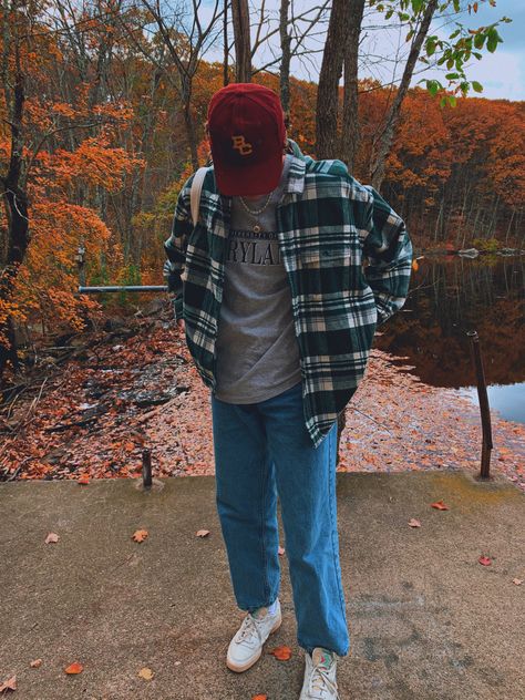 Men’s Fall Flannel Outfits, Hoodie And Flannel Outfits Men Aesthetic, Flannel Shirt Fall Outfit, Mens Vintage Fall Outfits, Mens Fall Flannel Outfits, Man Flannel Outfit, Flannels Mens Outfit, Guy In Flannel Aesthetic, Mens Thrifting Outfits