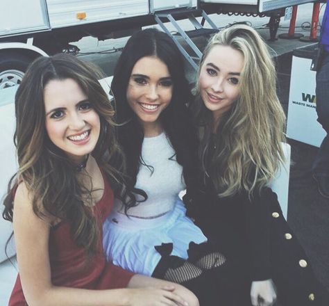 Madison Beer, Laura Marano, and Sabrina☺️☺️ Vanessa Marano, Sabrina Carpenter Style, Laura Marano, Girl Meets World, Madison Beer, Female Singers, Her Music, Disney Channel, Sabrina Carpenter