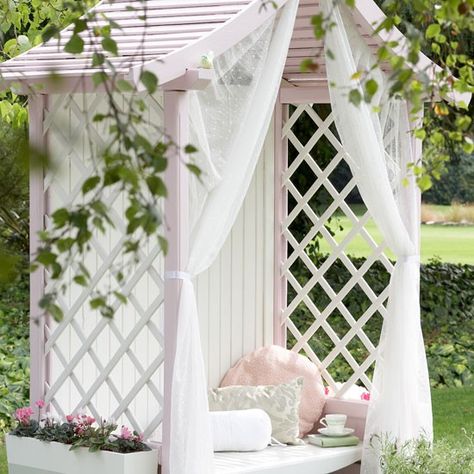 This garden decorating idea is perfect for our rainy summers! A pastel pink paint shade adds a decorative feel to this pretty but practical arbour. Garden Sitting Areas, Garden Arbor, Country Cottage Decor, Concrete Garden, Have Inspiration, Pink Garden, Garden Seating, Garden Cottage, Country Gardening