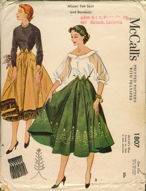 McCall's 1807 ©1953 Felt Skirt and Bandeau (which is actually a headband) Felt Skirt, Pattern Illustrations, Patron Vintage, Vintage Dress Patterns, Mccalls Sewing Patterns, Retro Mode, Fashion Sewing Pattern, Old Fashion, Moda Vintage