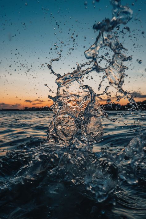 Water Splash on Body of Water during Sunset · Free Stock Photo Swimming For Beginners, Halloween Wallpaper Iphone Backgrounds, Water Images, Splash Photography, Water Aesthetic, Water Background, Water Pictures, Underwater Photographer, Water Effect