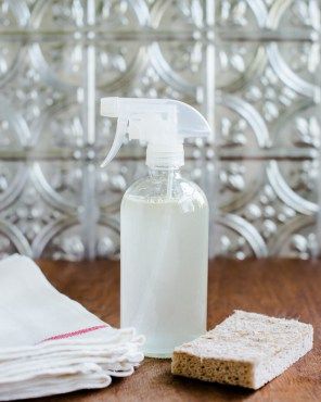 DIY: Mold + Mildew Spray Homemade Shower Spray, Natural Bleach Alternative, Natural Bleach, Toxic Mold, Cleaning Mold, Mold Removal, Diy Sprays, Homemade Cleaning Products, Natural Cleaners