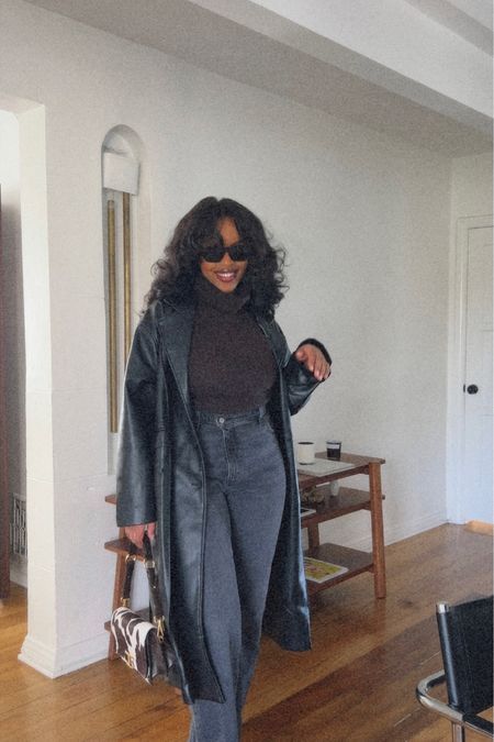 Winter Outfits Ideas Black Women, Elegant Winter Outfits Black Women, Autumn Outfits 2023 Black Women, Autumn Fashion Black Women, Fall Trousers Outfit Casual, Winter Casual Outfits Black Women, Black Feminine Outfit Casual, Black Femininity Winter, New York Aesthetic Outfits Black Women