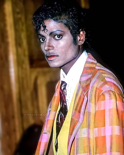 110 Likes, 5 Comments - Barbora (@dirtybadmjj) on Instagram: “HIS BEAUTIFUL EYES😭😍 . . . #thrillerera #saysaysay #michaeljackson #mj #mjj #king #kingofpop…” Michael Jackson Say Say Say, Say Say Say, Michael Jackson Images, Joseph Jackson, King Of Music, Jackson Family, The Jacksons, Rare Pictures, Angel Face