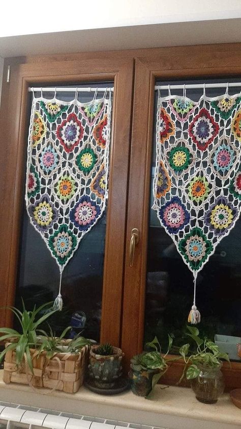 Curtain Tie Backs Diy, Crochet Curtain Pattern, Crochet Wall Hangings, Macrame Curtain, Crochet Curtains, Crochet Blocks, Crochet Kitchen, Crochet Home Decor, Diy Crafts Hacks