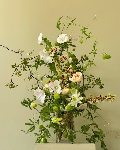 Abstract Flower Arrangements, Green Vase With Flowers, Whimsical Flower Arrangements, Flower Wall Bridal, Bridal Bouquet With Greenery, Neutral Bridal Bouquet, Bouquet With Greenery, Emily Kyle, Green Bouquets