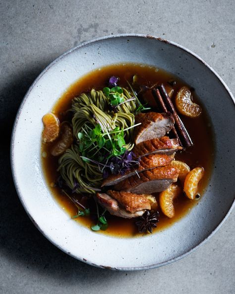 For a taste of modern comfort food try this flavoursome Mandarin & Soy-Braised Duck Breasts with Green Tea Noodles Recipe. The delectable pairing of tender duck breast and zesty mandarins makes for the perfect meal. Fine Dining Duck Recipes, Fine Dining Asian Food, Duck Dishes Fine Dining, Duck Leg Recipes, Peking Duck Recipe, Plated Meals, Duck Breast Recipe, Braised Duck, Brown Rice Recipe