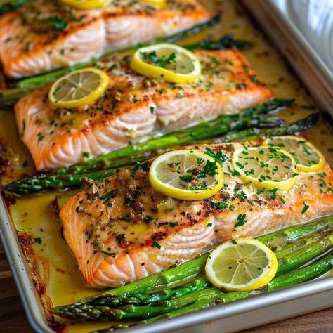 Garlic Baked Salmon, Baked Salmon With Asparagus, Baked Salmon In Foil, Lemon Garlic Butter Sauce, Salmon In Foil, Lemon Asparagus, Oven Baked Salmon, Salmon And Asparagus, Lemon Butter Sauce