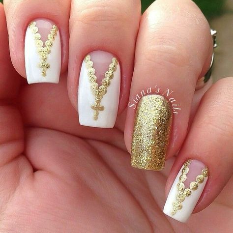 Gold and white rosary nailart First Communion Nails, Christian Nails Designs, Christian Nail Art, Rosary Nails, Christian Nails, Faith Nails, Jesus Nails, Gel Nails Long, Cross Nails