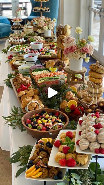 Alex Kamper | Kamper’s Kitchen on Instagram: "Just your yearly reminder of how much we loved this set up 🫶🏼 As the dates pass, we look back on each and every one of your events. They will always hold a place here 🤍⁣ ⁣ ⠀⠀⁣ ⁣ ⠀⁣ #kamperskitchen" Large Party Food, Brunch Event, Buffet Table Decor, Breakfast Table Setting, Easter Appetizers, Brunch Table, Tea Party Food, Party Food Platters, Easter Decorations Dollar Store