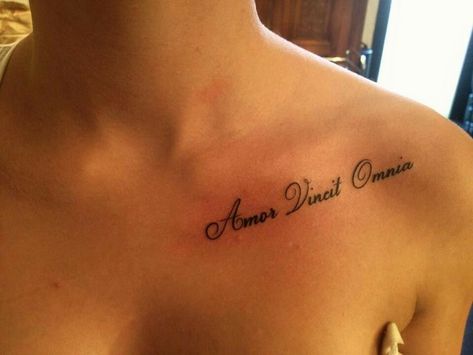 Chest Tattoo Name, Chest Tattoo Writing, Name Tattoos For Moms, Hip Tattoos, Cursive Tattoos, Neck Tattoos Women, Hip Tattoos Women, Bow Tattoo, Writing Tattoos