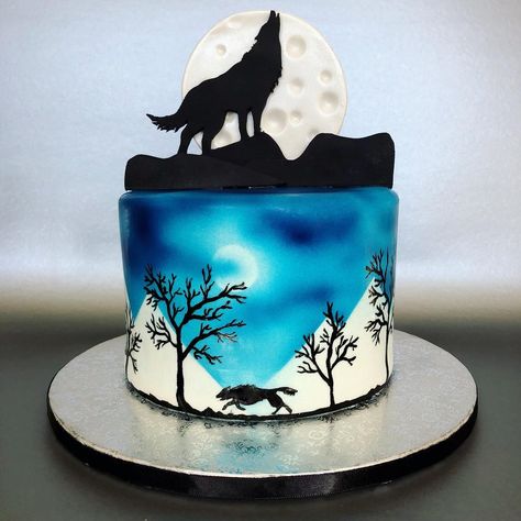 Sarah Fairhurst on Instagram: “Happy Full Moon! 🌕🐺🌌 • This birthday cake was for a little girl whose favourite animals are wolves! As with the burgundy version I did of…” Sailor Moon Cakes, Wolf Cake, Happy Full Moon, Planet Cake, Isaac Lahey, Torte Cupcake, Cupcake Art, Tasty Chocolate Cake, Cake Packaging