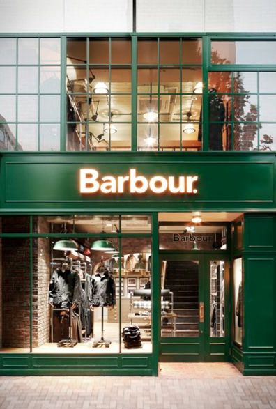 Barbour Store London Preppy Blonde, Building Signage, British Shop, Shop Facade, Classic Doors, Showroom Interior Design, London Shopping, Store Image, Online Logo Design