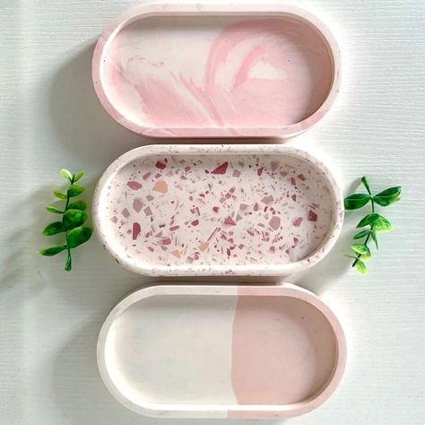 #Inspo DM TO GET YOUR ORDER Terrazzo And Marble, Terrazzo Art, Jesmonite Terrazzo, Pink Terrazzo, Diy Plaster, Candle Crafts Diy, Clay Crafts Air Dry, Trinket Trays, Concrete Crafts