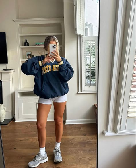 College Class Outfits Leggings, Nanny Summer Outfits, Spring Comfy Outfits Lazy Days, Warmer Weather Outfits, Movie Theater Outfit Comfy Summer, Summer Nanny Outfit, Summer Study Outfit, College Class Outfits Comfy, Move In Day Outfit