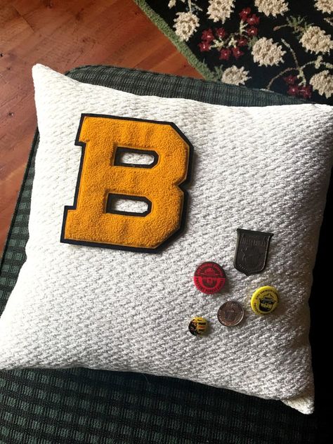 Diy Varsity Letter Sweatshirt, What To Do With High School Varsity Letters, Diy Varsity Letter, Varsity Letter Ideas, Diy Varsity Letter Patch, Letter Pillows Pattern, Varsity Aesthetic, Varsity Fabric Letters, Letterman Jacket Ideas