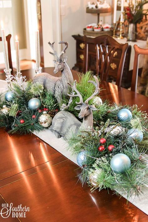 Christmas Deer Centerpieces #Christmas #centerpiece #Christmasdecor #decorhomeideas Reindeer Centerpieces, Xmas Table, Silver Christmas Decorations, Christmas Table Centerpieces, Christmas Tours, Christmas Centerpieces Diy, Christmas Tablescape, Christmas Tabletop, Gold Christmas Decorations